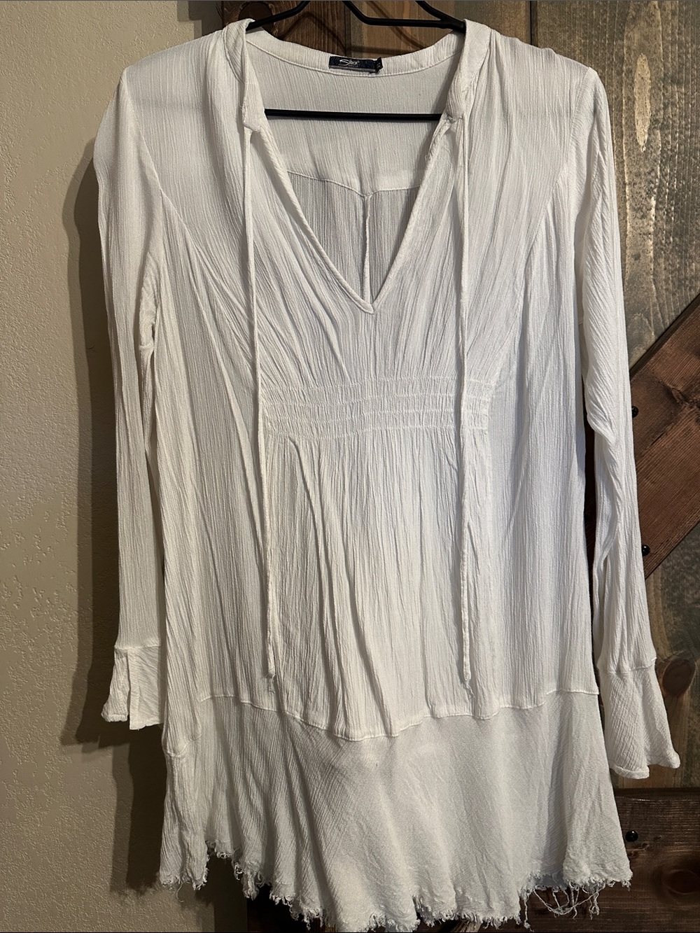 Women's White V-Neck Long Sleeve Tunic Top
